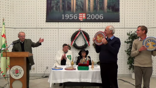 Wass Albert előtti tisztelgés, történelmi léptékű távlatok, magas művészet, kitüntetések és rengeteg megvásárolt Fischer-könyv az Ordo Hungariae rendezvényén, a Turul Házban